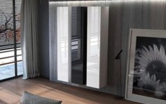 Επιτοίχια σύνθεση ντουλαπιών KWADRO K160 Λευκό - Μαύρο - Λευκό Επιτοίχια σύνθεση ντουλαπιών KWADRO K160 Λευκό - Μαύρο - Λευκό